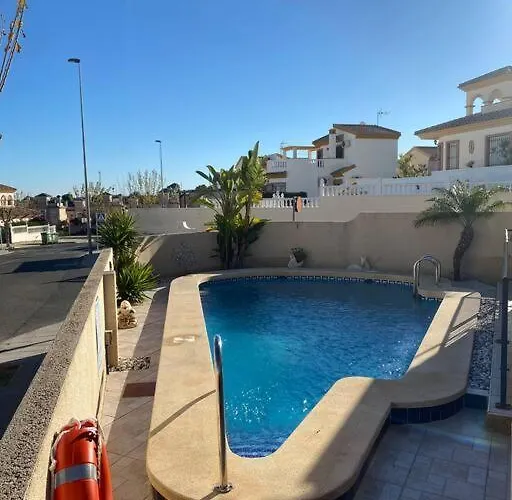 Detached With Private Pool Pinar de Campoverde
