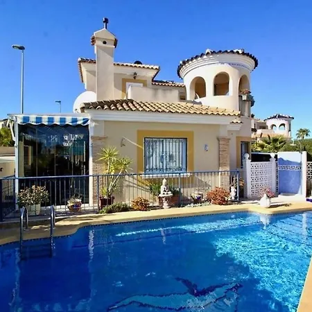 Detached With Private Pool Pinar de Campoverde